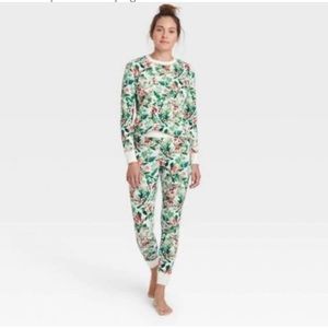 Stars Above Women's Holly Berry Thermal Pajama Set  L